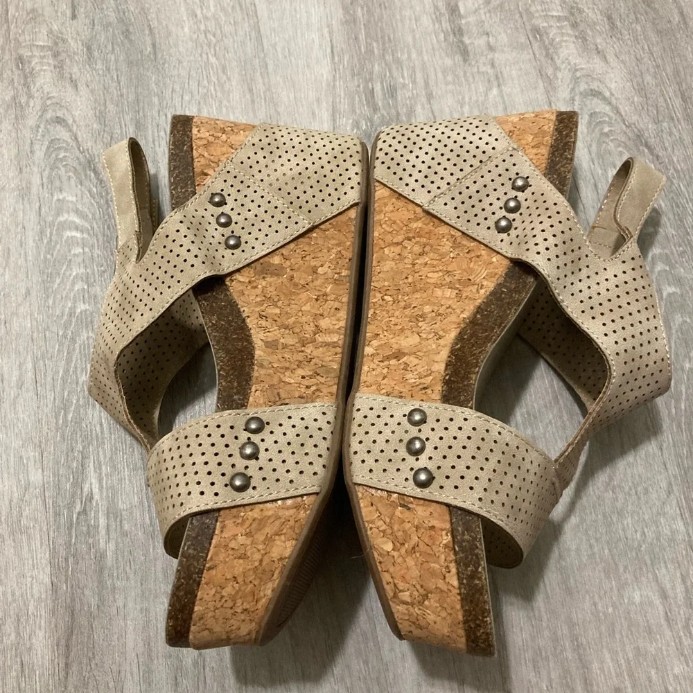 Sugar Women's Beige Wedge Sandals Size 7.5 M